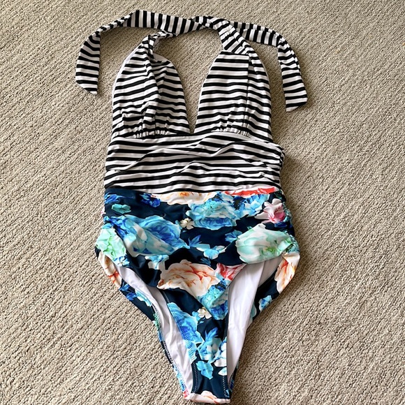 Cupshe Plunge Halter Navy Stripes with Navy Floral Print. - Picture 1 of 3